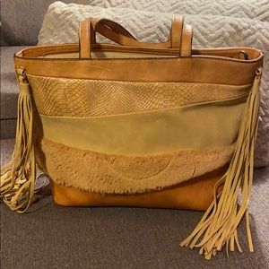 Vieta Leather Hand Bag